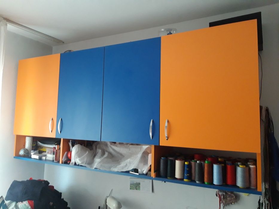 Mobilier in două  culori
