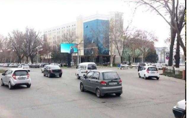 Led ekranda reklama.Реклама на Лед экранах.