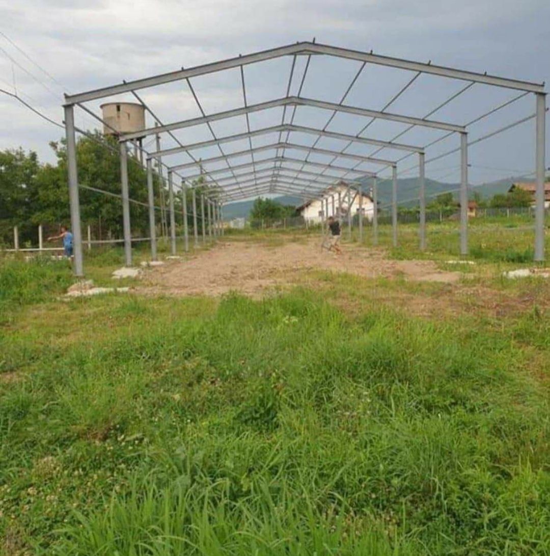 Vand hale metalice avem pe stoc asiguram transport si montaj rog serio