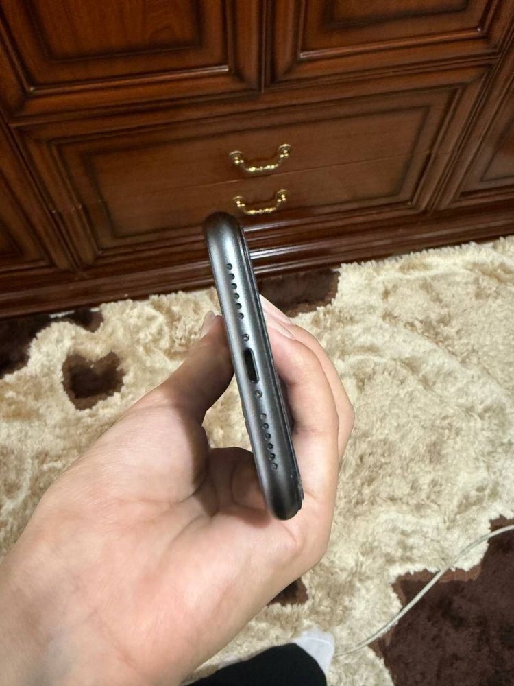 iphone11 64/100% face id turton bor ideal chaqa chuqasi yoq