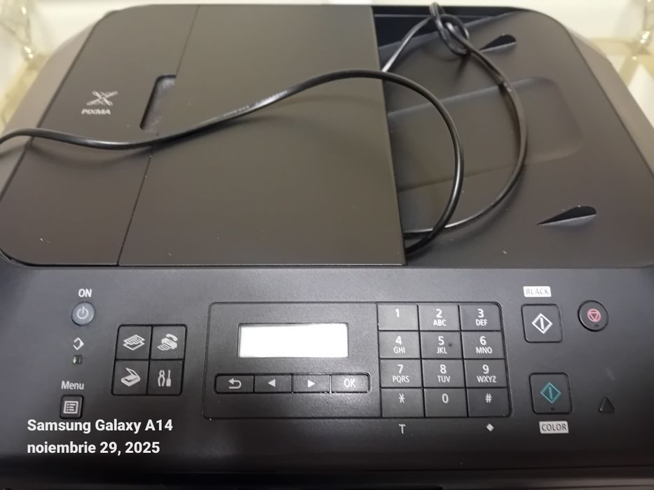 Vând imprimanta  CANON