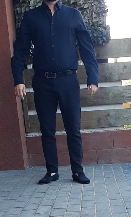 vând costum bărbați