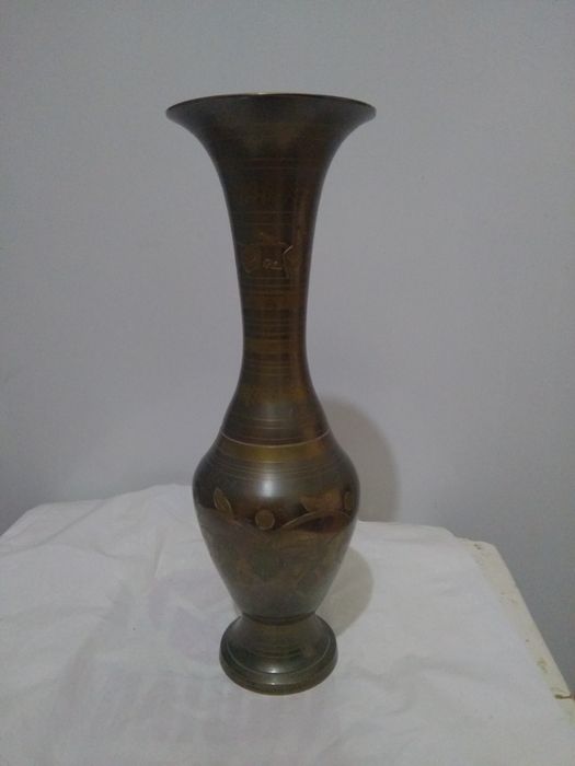 Продам две индийские вазы