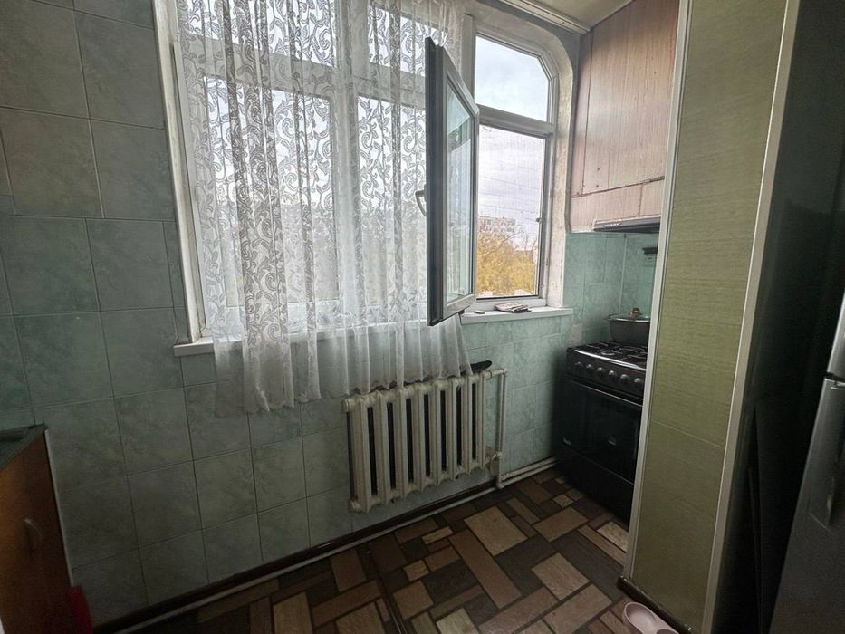 Юнусабад 4 квартал. Продается 2х ком квартира, ориентир Автосалон