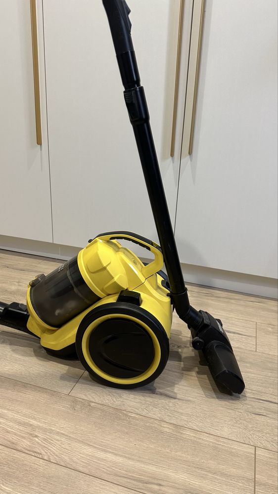 Продам пылесос Karcher VC 3 Plus!