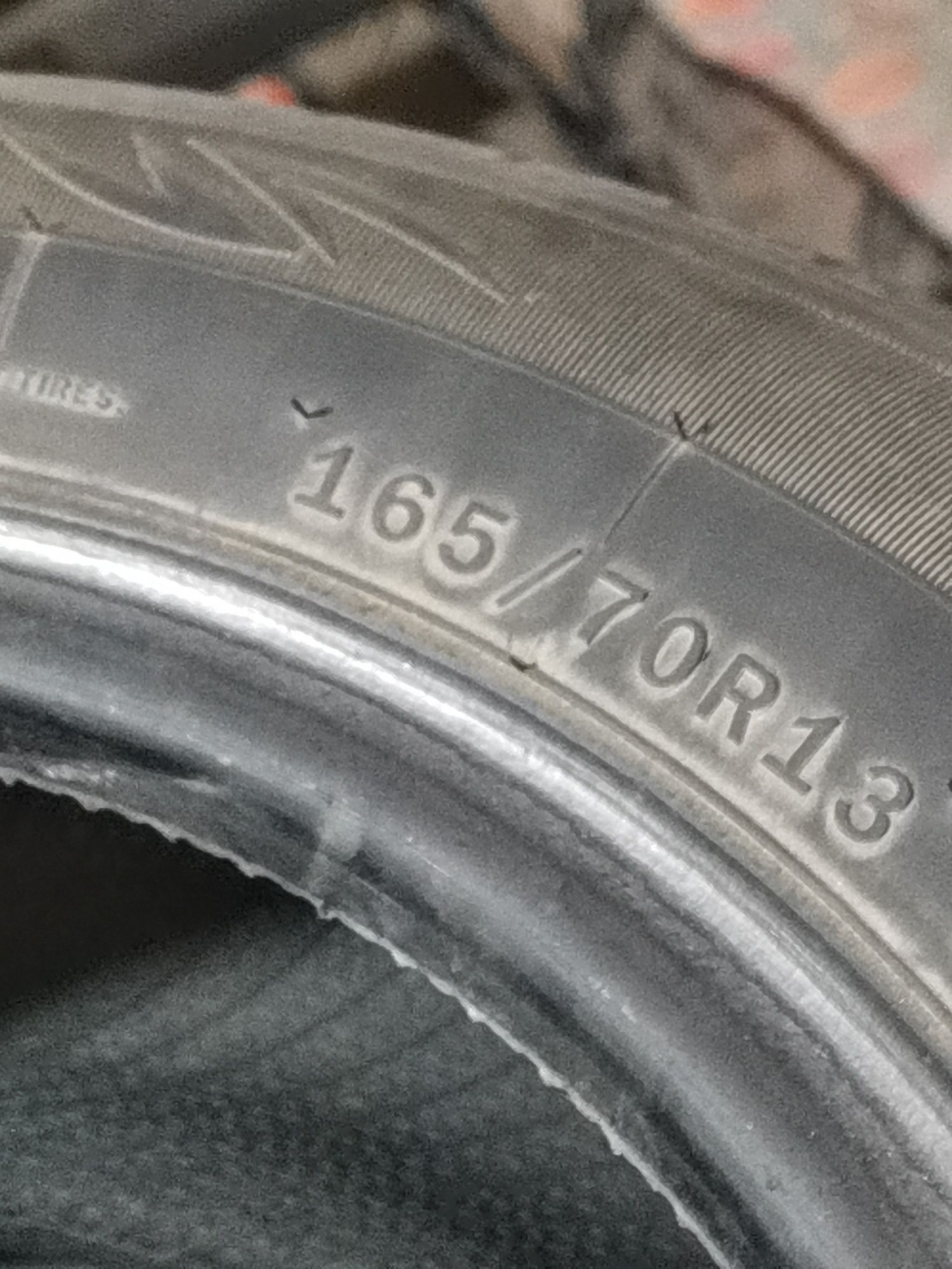 Шина R13 сотилади