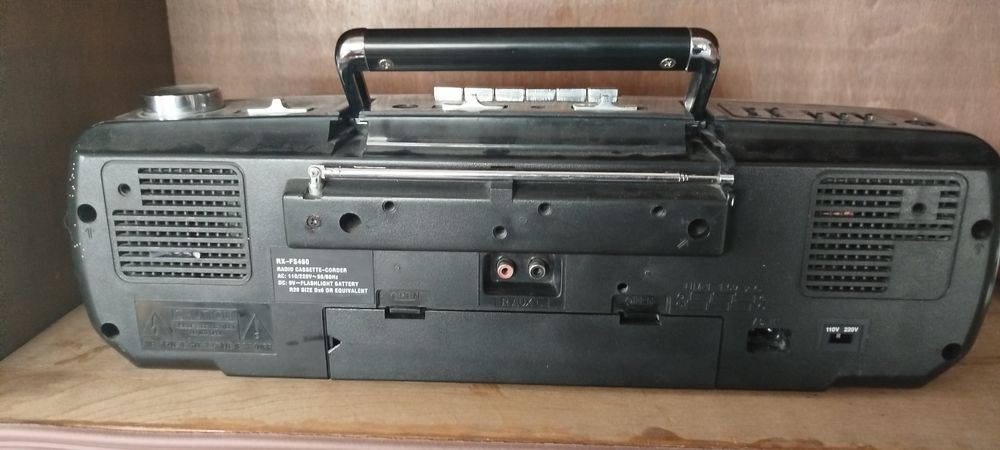 Casetofon cu radio și auxiliar Panasound