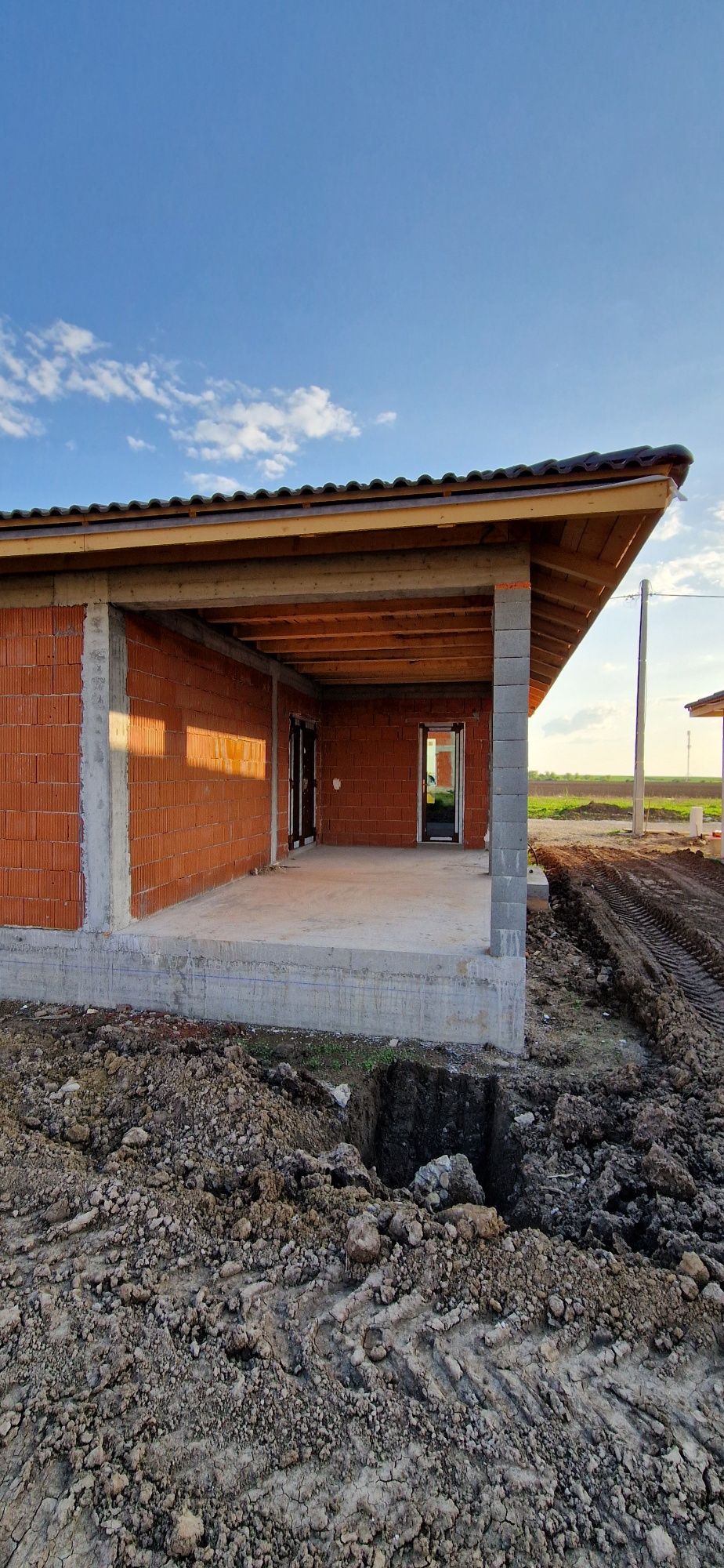Casa la rosu in Santandrei, Bihor