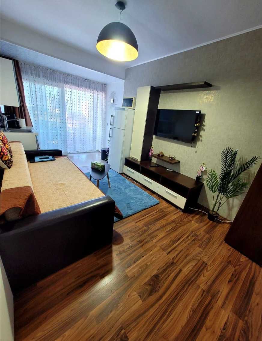 Apartament doua camere cu vedere la Marea Neagra. Saturn, Mangalia.