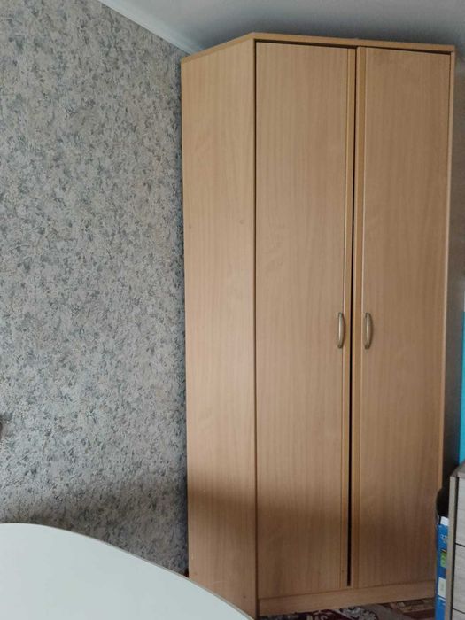 Шкаф угловой бывший в употреблении
