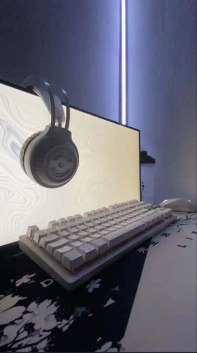 calculator gaming cu tot cu periferice, setup full