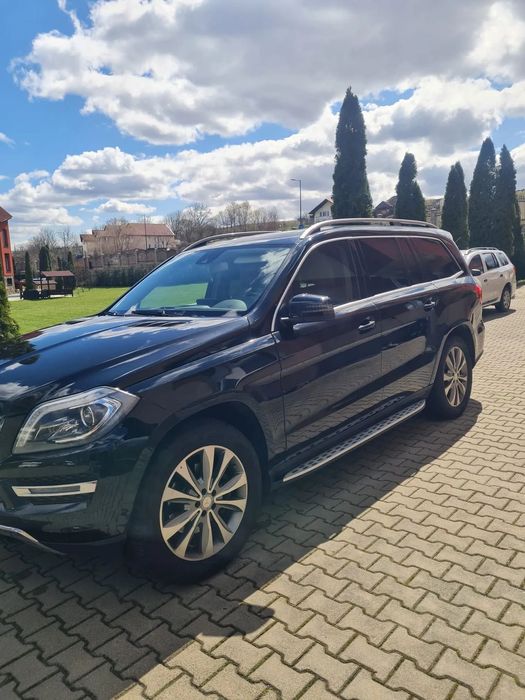Mercedes-Benz GL Masina cumparata de la reprezentanta - Revizii facute la Mercedes