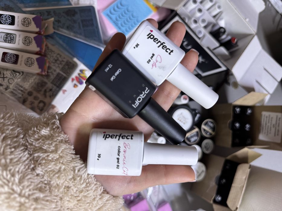 Продается все для мастера маникюра