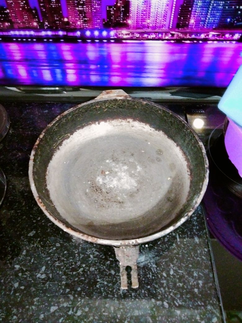 Продаю сковородки