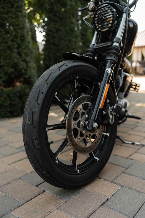 Harley Davidson Iron 883 – 2021, doar 9.000 km