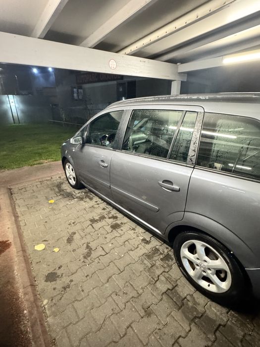 Vand opel zafira b 1.9 locuri sau schimb