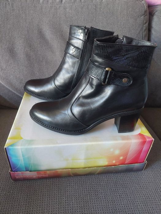 Ghete scurte piele mărimea 40