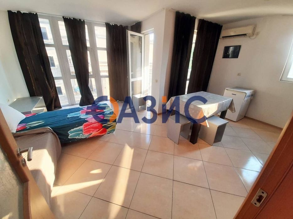 Продава се Тристаен апартамент в к.к. Слънчев бряг - 92 кв.м за 881 €/кв.м - Снимка #2