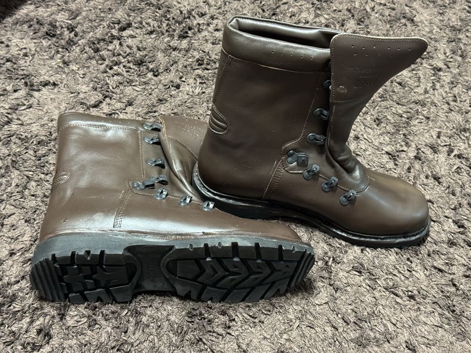 Vand Bocanci militari maro noi