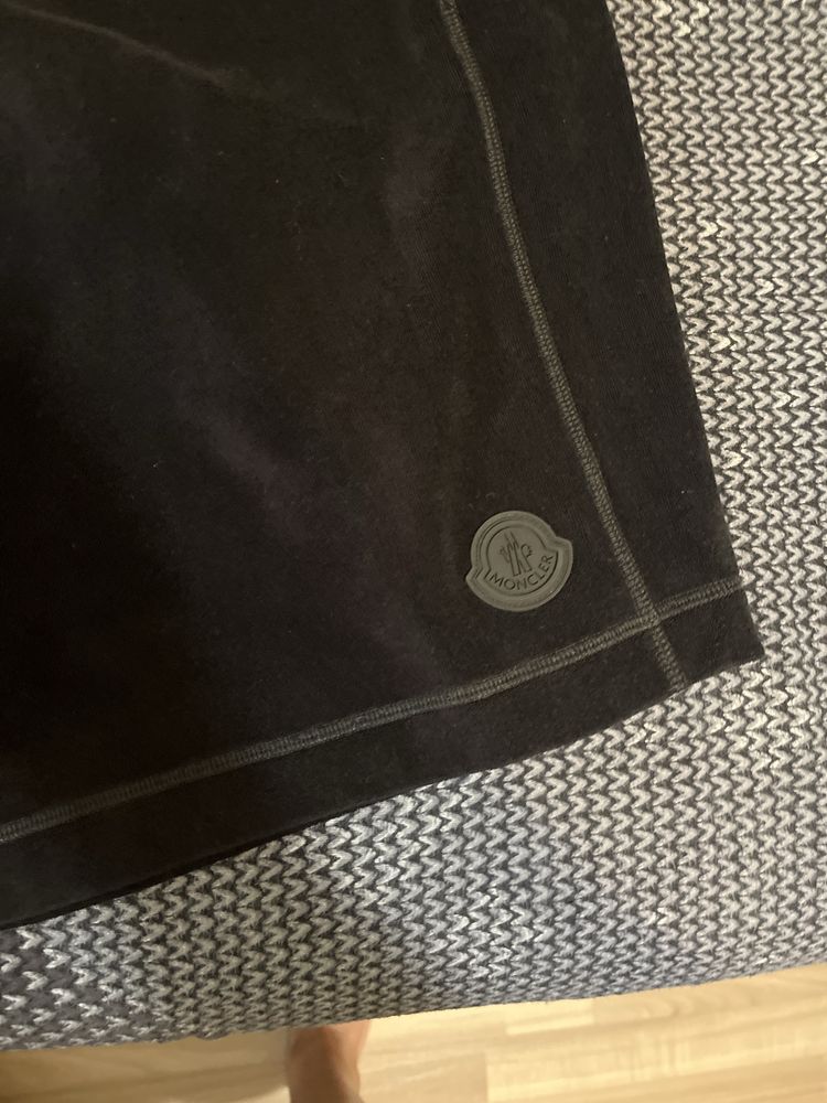 Уникални къди панталони moncler