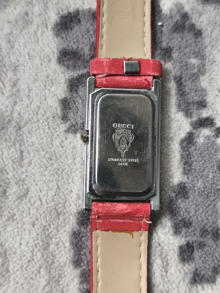 Дамски часовник GUCCI