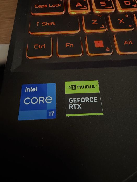 Acer Nitro 16 165Hz. RTX4050  16/512