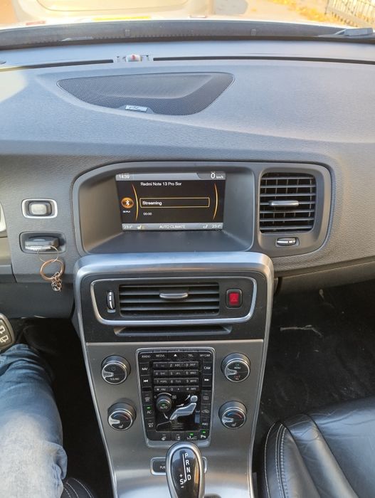 Volvo V60 Plug-in Hybrid AWD Full Option