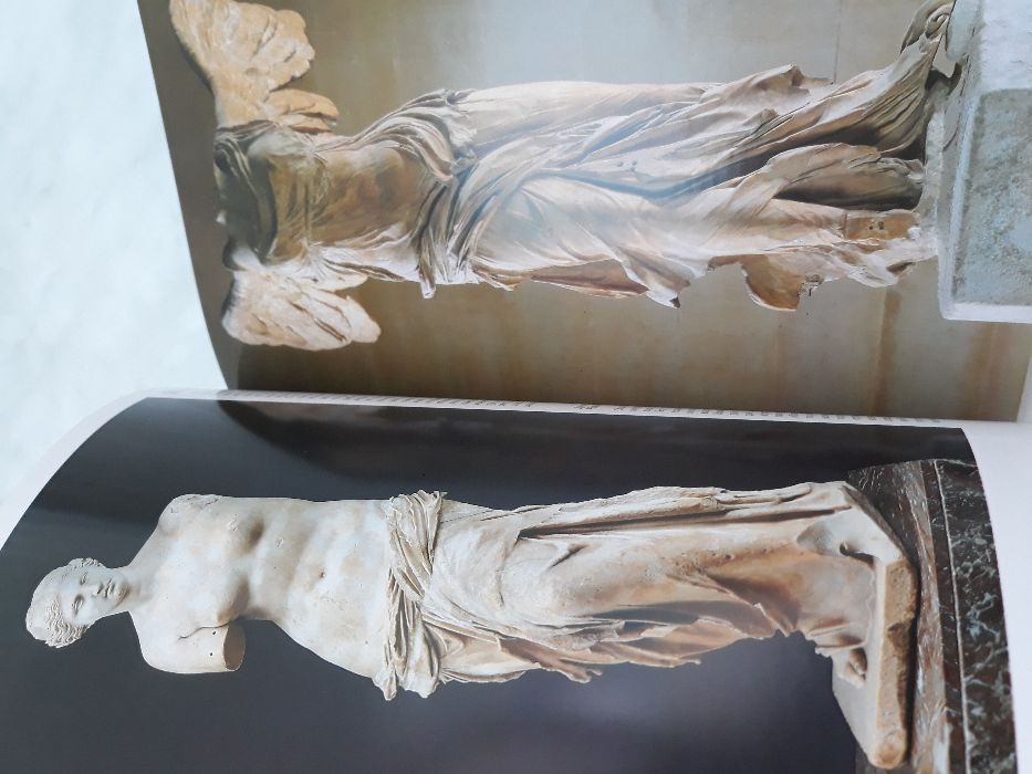 Париж – Златна книга