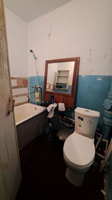 Чирчик шахар 
4-микрораён
#1-хона 4-этаж 
Квартира ижарага берилади