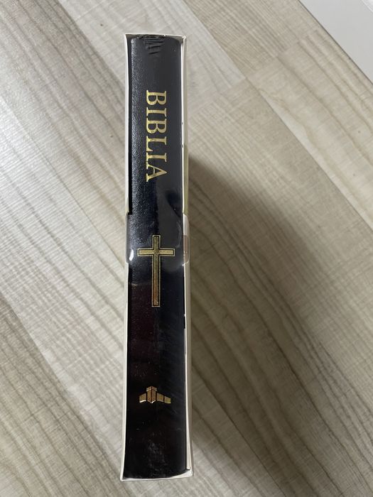 Biblia-un dar pentru familia ta