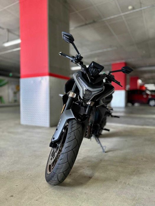 Motocicleta CFMOTO 800NK 2023 Advanced - 6700 km, stare excelentă