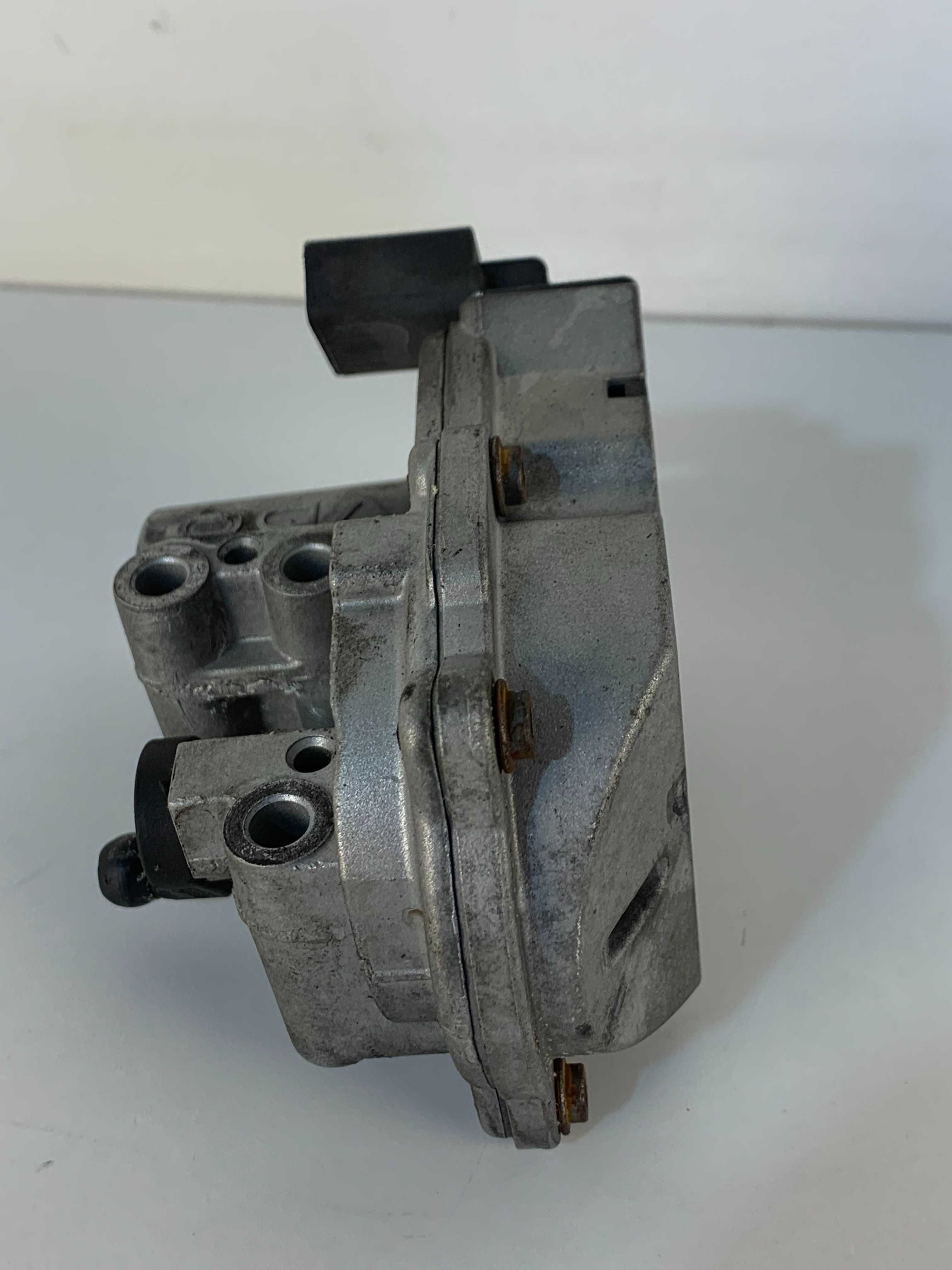 Моторче вихрови клапи AudiA4,A5,A6,A8,Q5,Q7 Vw Phaeton Touareg 2.7 3.0