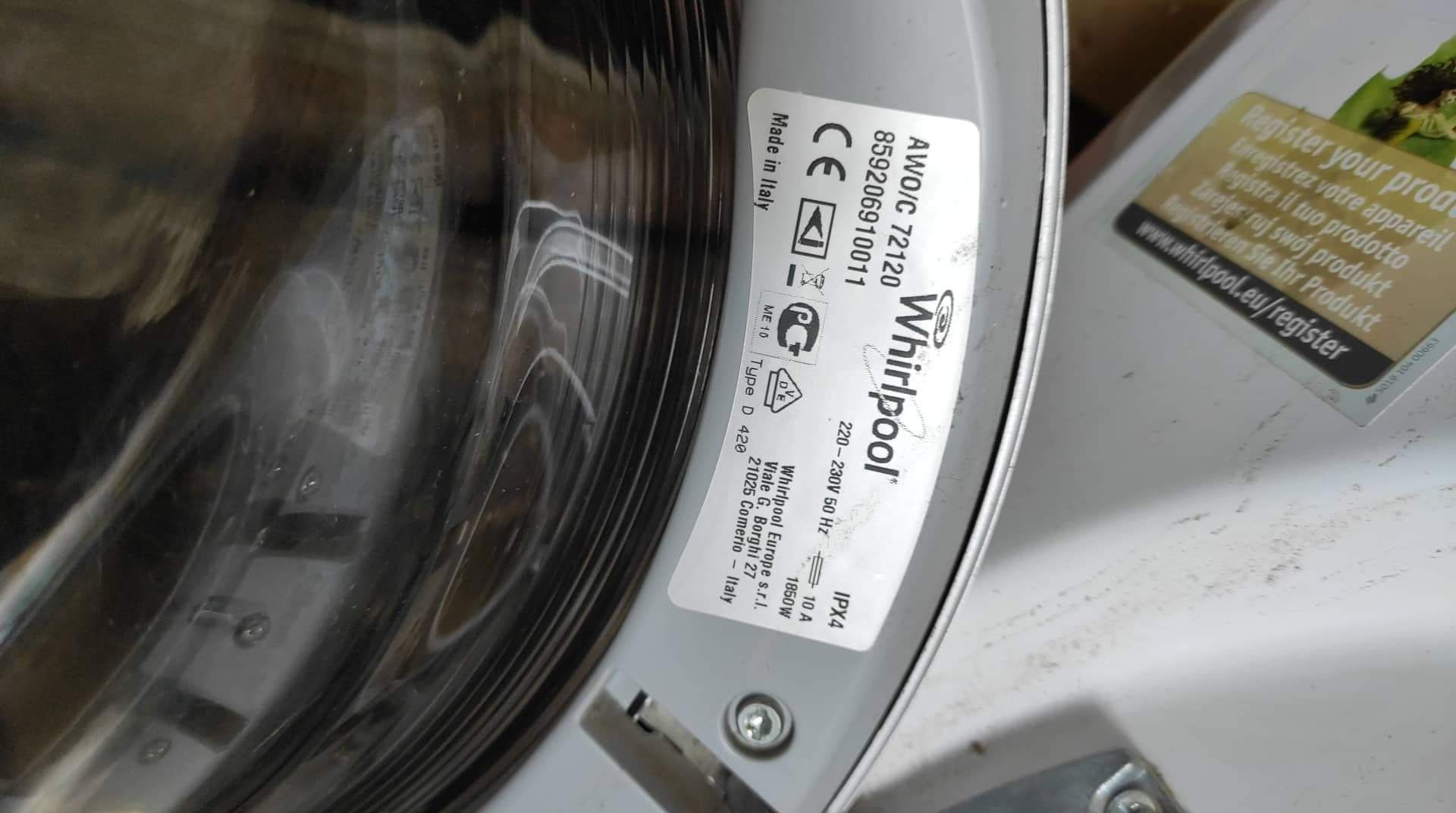 Продавам пералня Whirlpool AWO/C 72120 за части