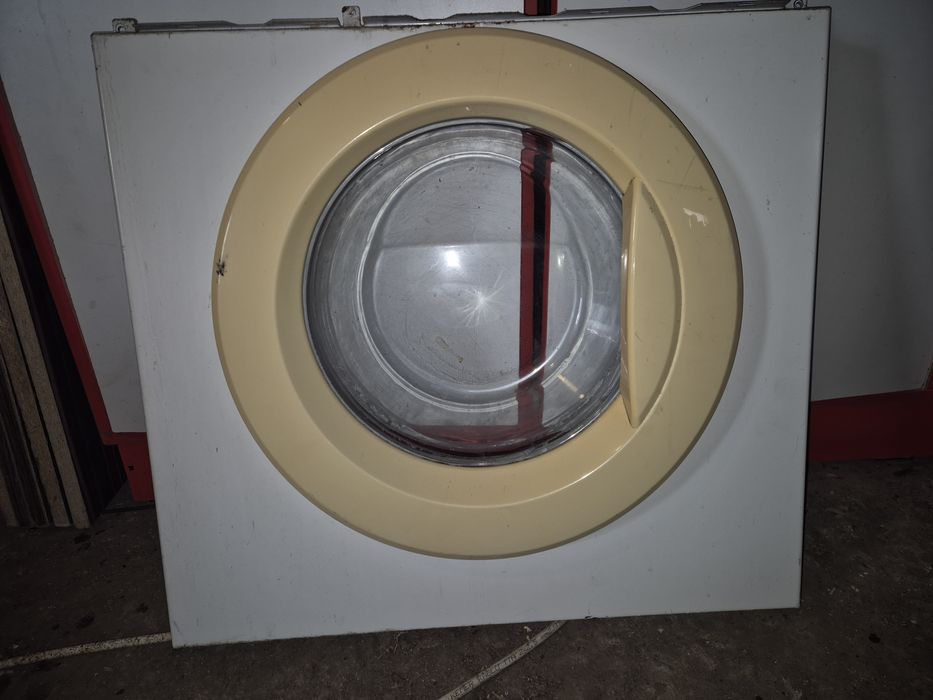 Крышка, крепление, передняя часть