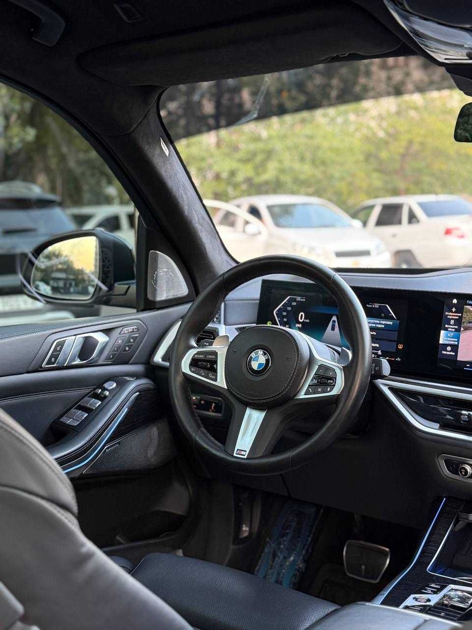 BMW X7 xDrive40i возможно приобрести в рассрочку или обменять