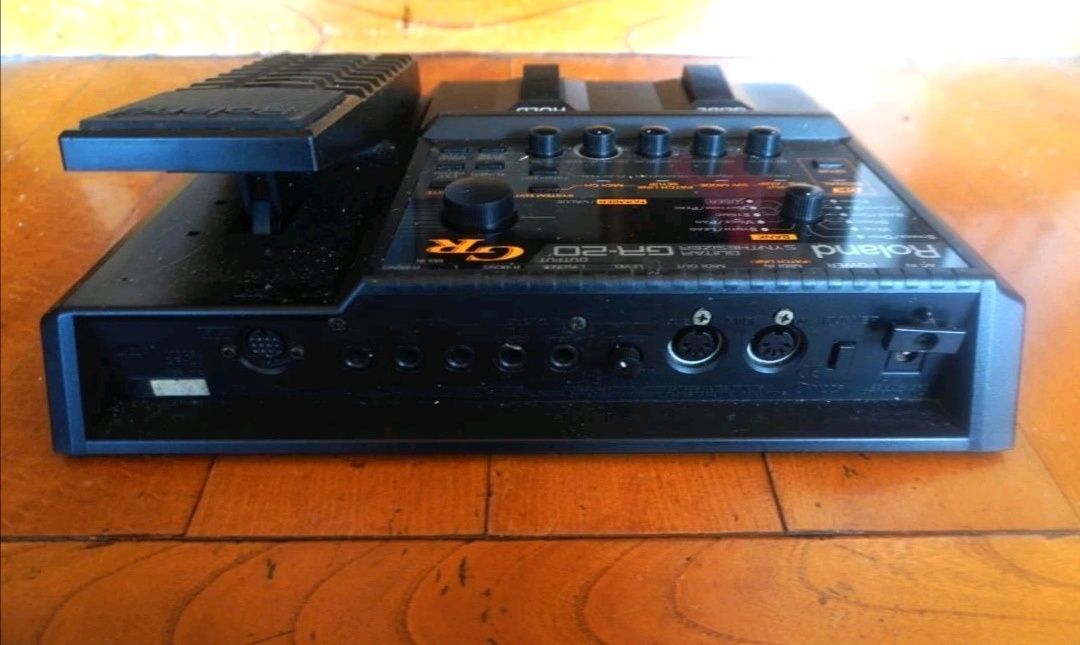 Roland Gr 20 sau Gr 33 Sintetizator chitară