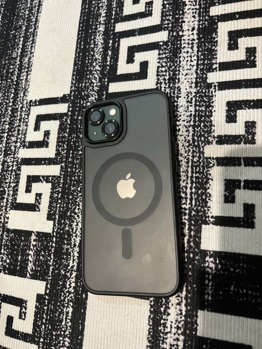 Продам Айфон 13 в хорошем состояние