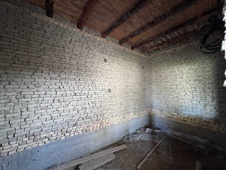 8 сотичли участкасотилади,  каропка