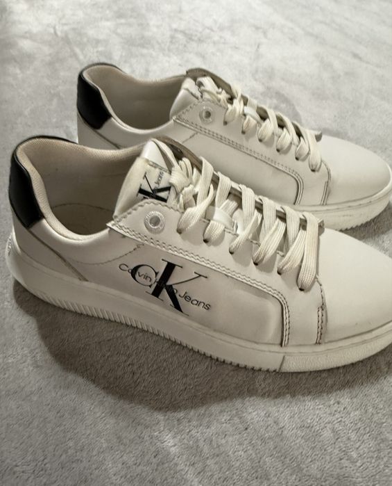 Обувки на Calvin Klein
