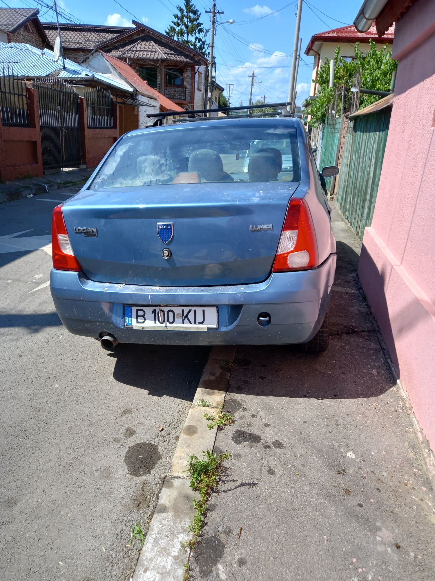 Vând logan 2006 pentru dezmembrare gpl  perfect funcțională