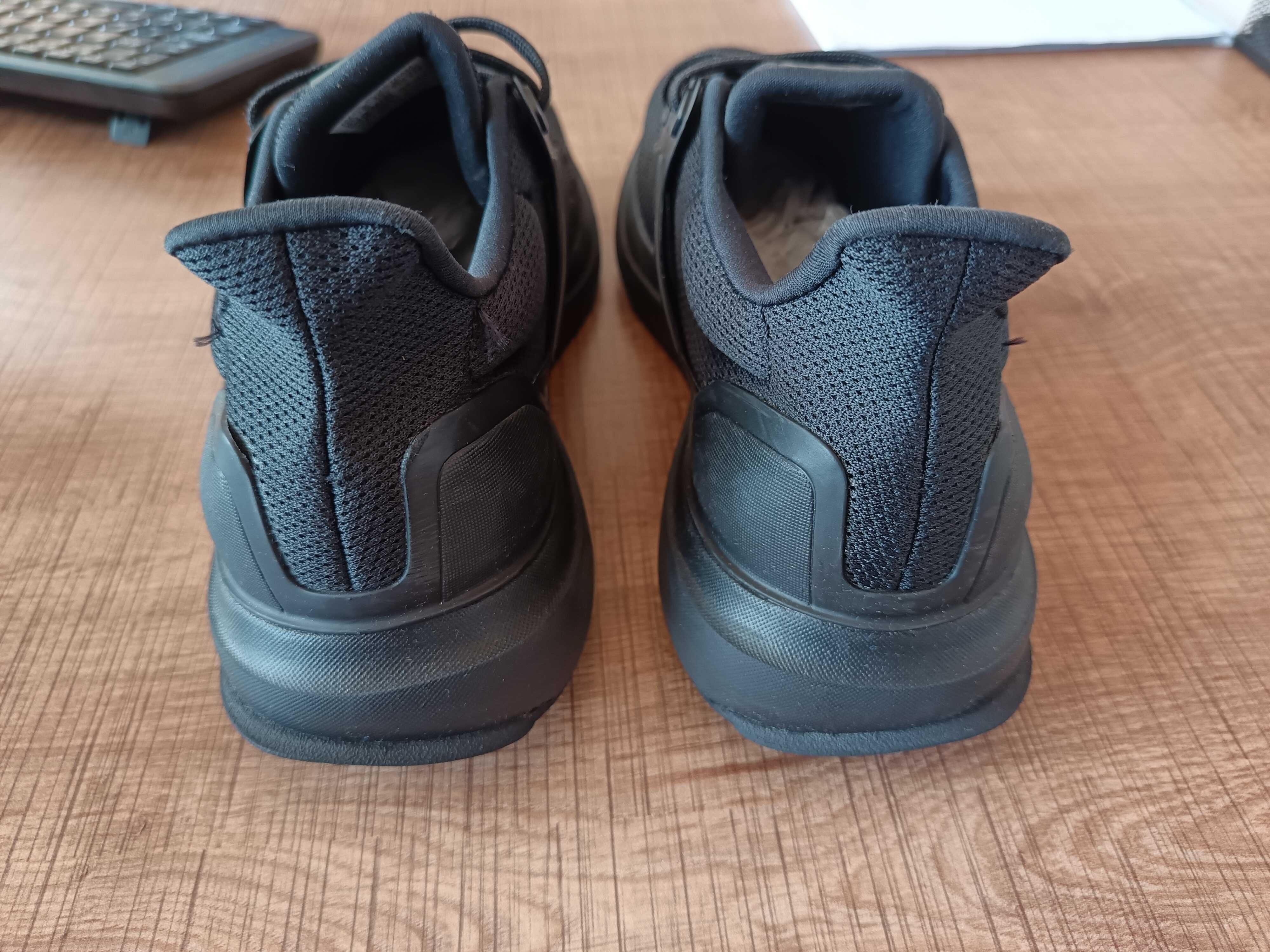 Продавам маратонки Adidas