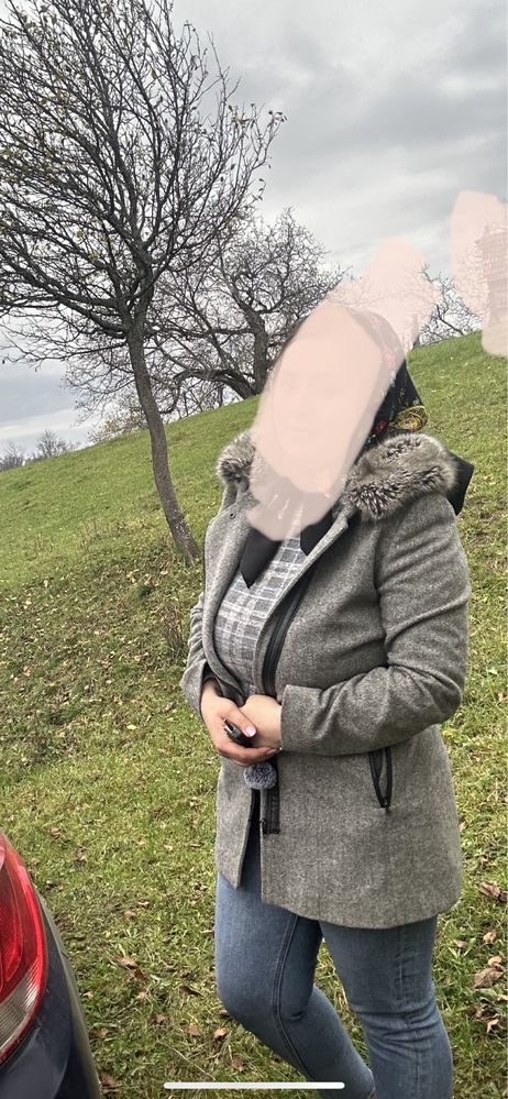 Vand palton in stare foarte buna