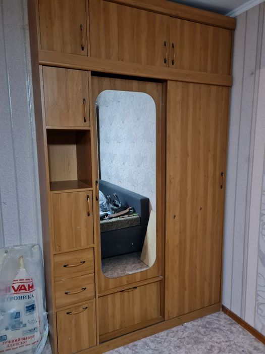 Отдам даром шкаф