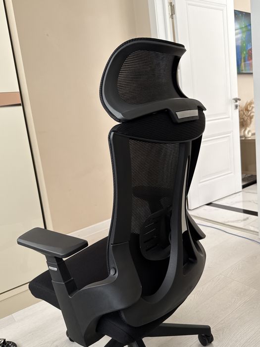 Kreslo ofisniy udobniy