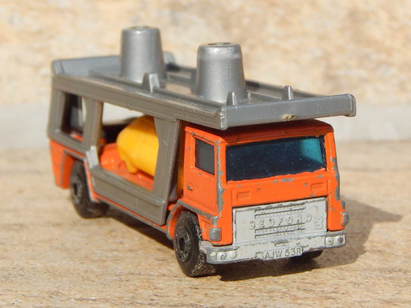 Macheta veche transportor auto Bedford Matchbox Lesney 1976 sc 1:87