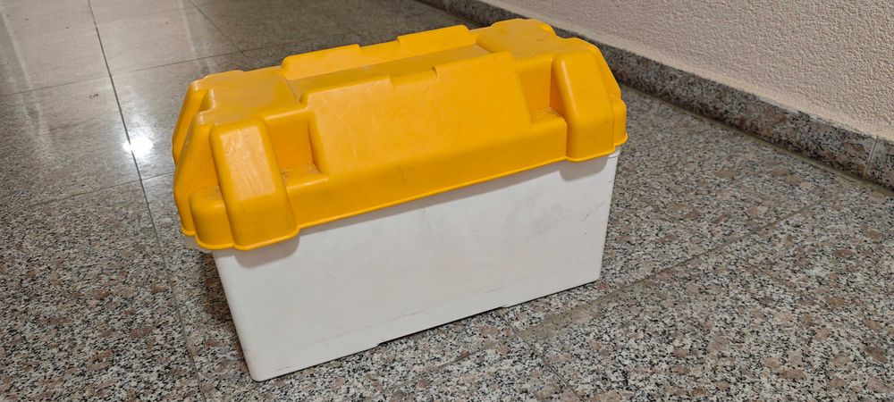 Cutie RRS universala pentru baterie