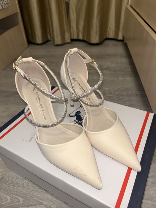 Женские туфли.