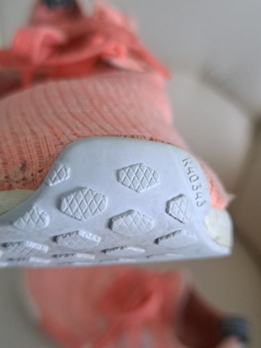 Adidași nr 40 fenei