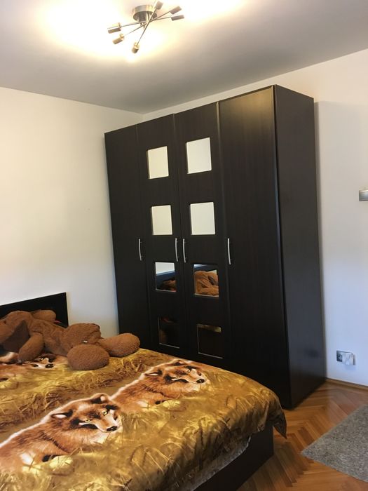 Proprietar vand apartament 3 camere, aproape de centru si facultati