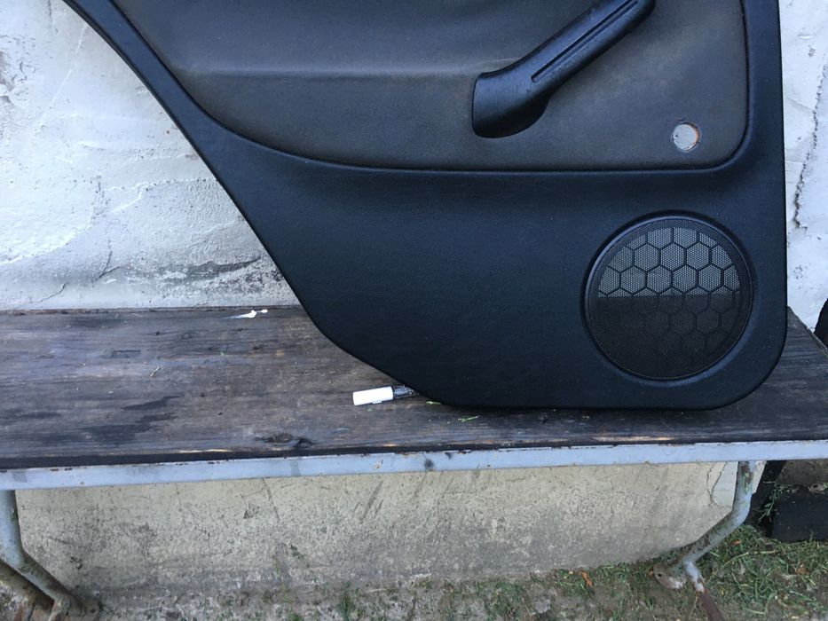 Panoplie Fata Usa Stanga Spate Vw Golf4